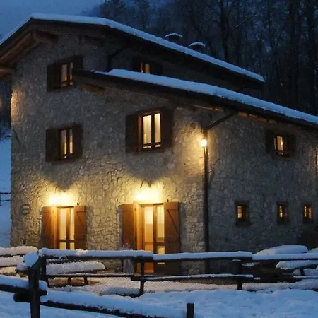 مزرعة للإقامة Agriturismo Agrimon Sabbio Chiese